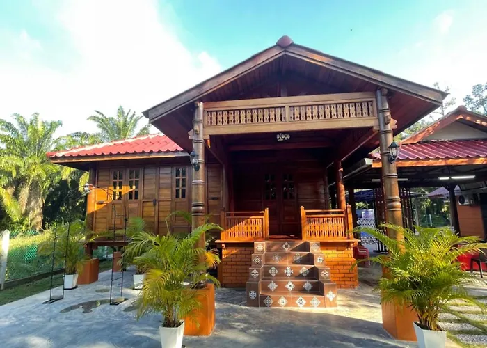 Homestay Pool Teratak Dusun Tok Anjang