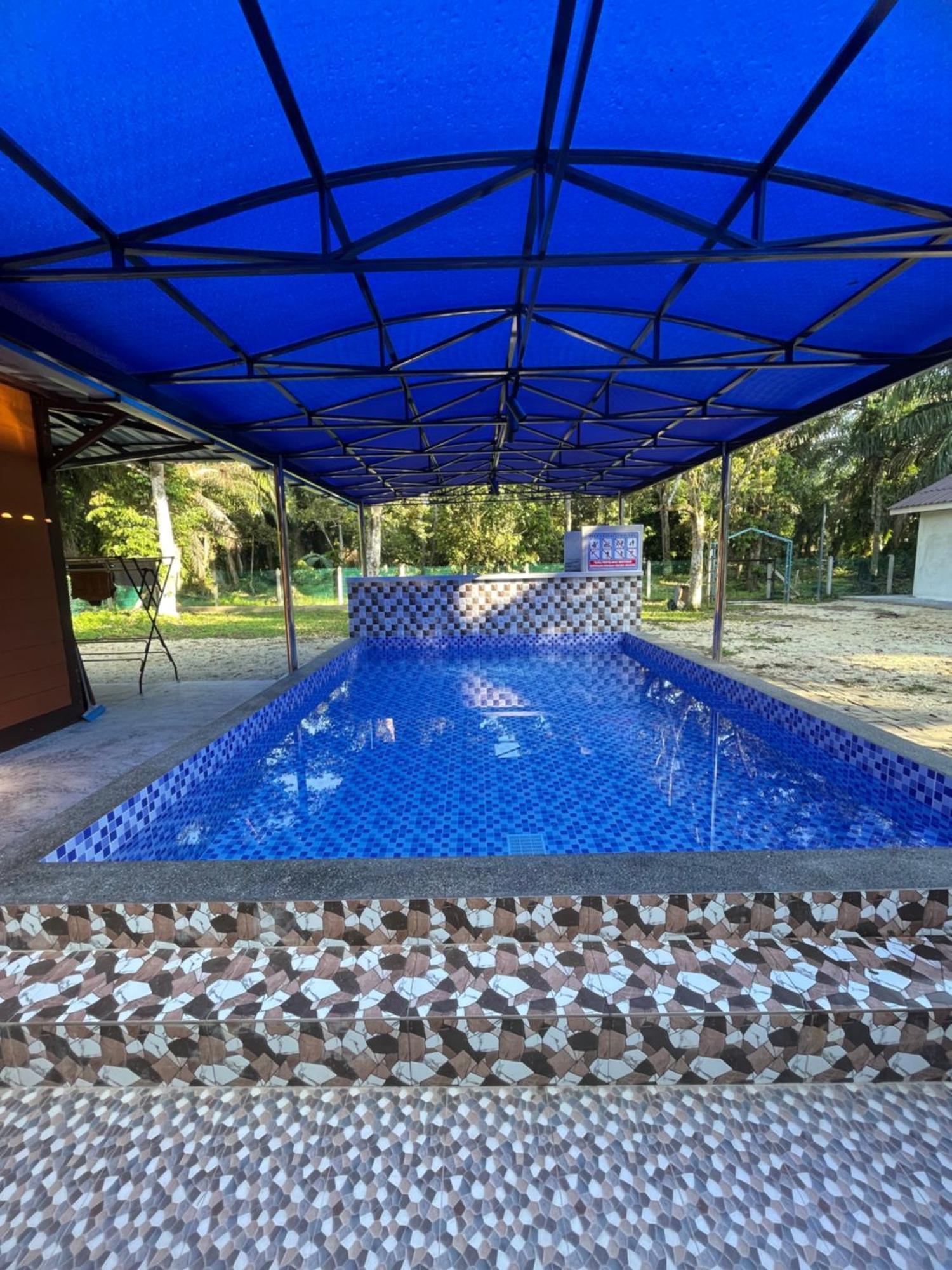 Pool Teratak Dusun Tok Anjang Rumah percutian *